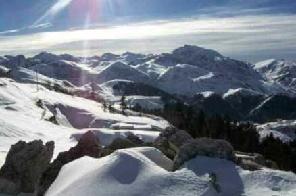 Xtrallusion photo gallery of Italy. Photos, pictures, images and photographs of the Italian Rivieras, the Italian Lakes, the Italian Alps, the Cinque Terre, the Amalfi coast and some of the most beautiful corners of Italy. Plus photos of Italian cities such as Pisa, Milan, Genoa and Rome.